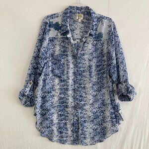 Fig & Flower Shirt size XL Blue Animal Print Soft Rolled Sleeve Button Down